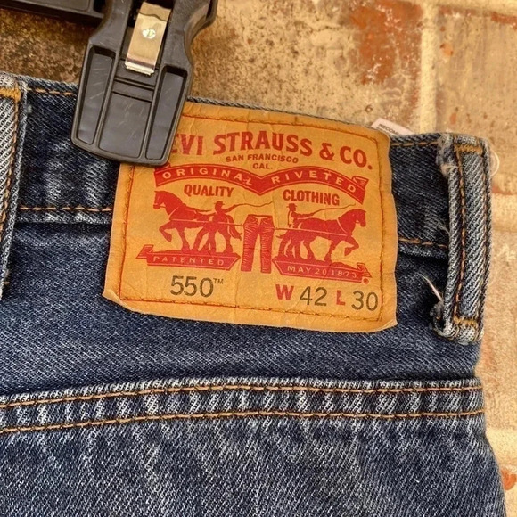 Levi 550 Medium Wash Straight Leg Denim Jeans - Picture 3 of 7